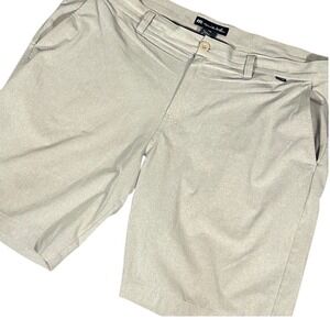 Travis Mathew Beck Golf Shorts Men's Size 40 Tan Performance Stretch‎ Casual